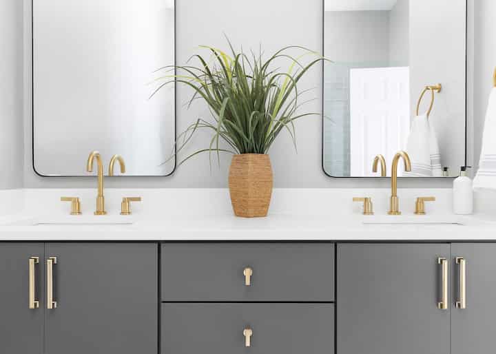 Hire a local bathroom remodeling expert Irvine, CA